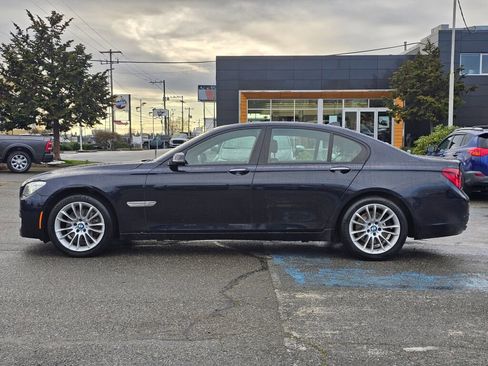 Used 2014 BMW 740i image 4