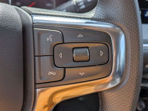 Used 2025 Chevrolet Blazer LT FWD image 21