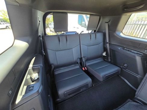 Used 2026 Lexus GX 550 w/ Accessory Package (31) AWD/4WD image 13