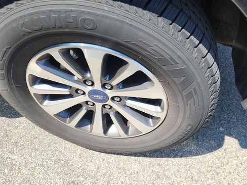Used 2017 Ford Expedition XLT AWD/4WD image 7