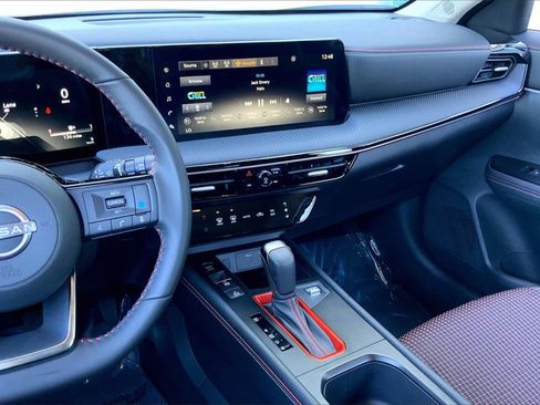 Used 2025 Nissan Kicks SR image 6