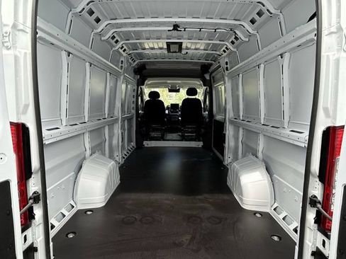 New 2024 RAM ProMaster 3500 w/ Premium Convenience Group FWD image 11