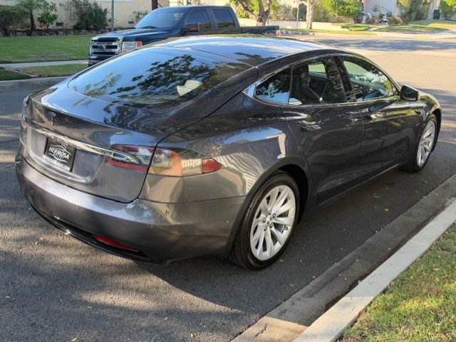 Used 2016 Tesla Model S 70 RWD image 2