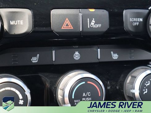 Used 2025 RAM 1500 Big Horn AWD/4WD image 36