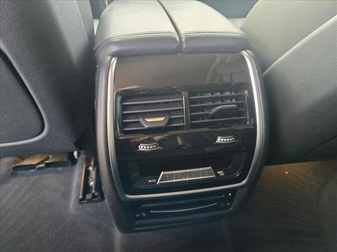 Used 2020 BMW X7 xDrive40i w/ Premium Package image 16