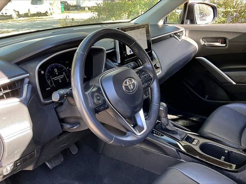 Used 2024 Toyota Corolla Cross XLE image 14