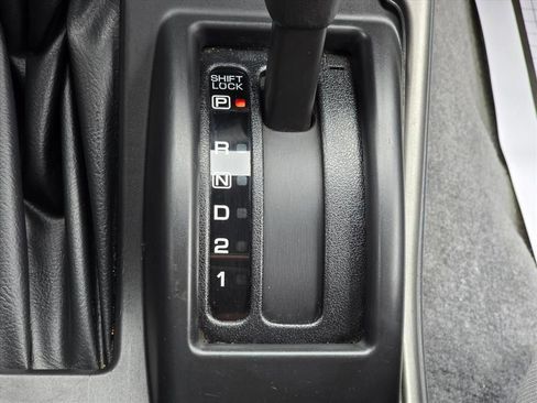 Used 2002 Nissan Frontier SE AWD/4WD image 17