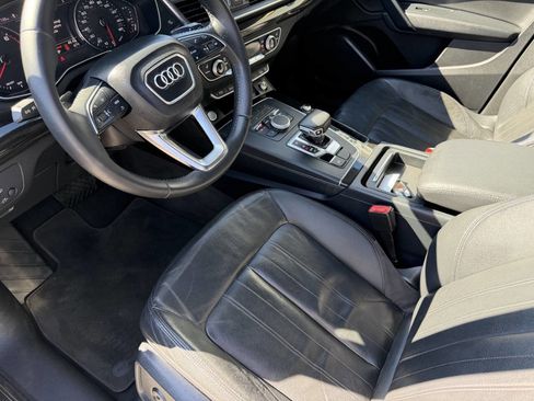 Used 2019 Audi Q5 2.0T Premium w/ Convenience Package image 19