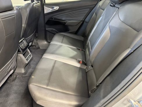 Used 2023 Volkswagen ID.4 Pro S image 8