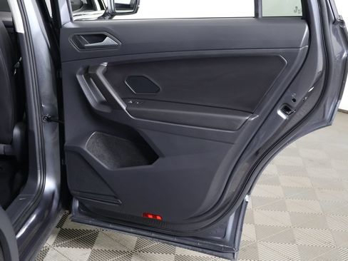 Used 2021 Volkswagen Tiguan SE AWD/4WD image 25