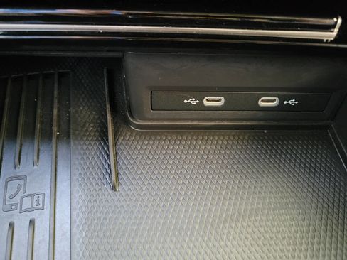 Used 2026 Volkswagen Atlas SE FWD image 23
