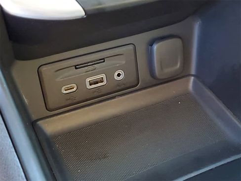 Used 2022 GMC Terrain SLT w/ Infotainment Package II image 29