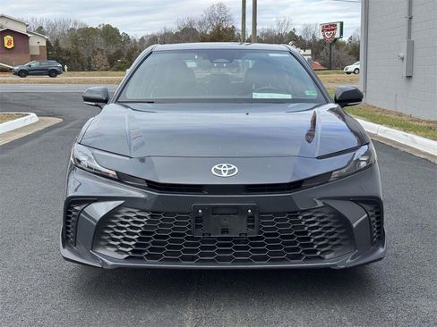 Used 2025 Toyota Camry SE image 25