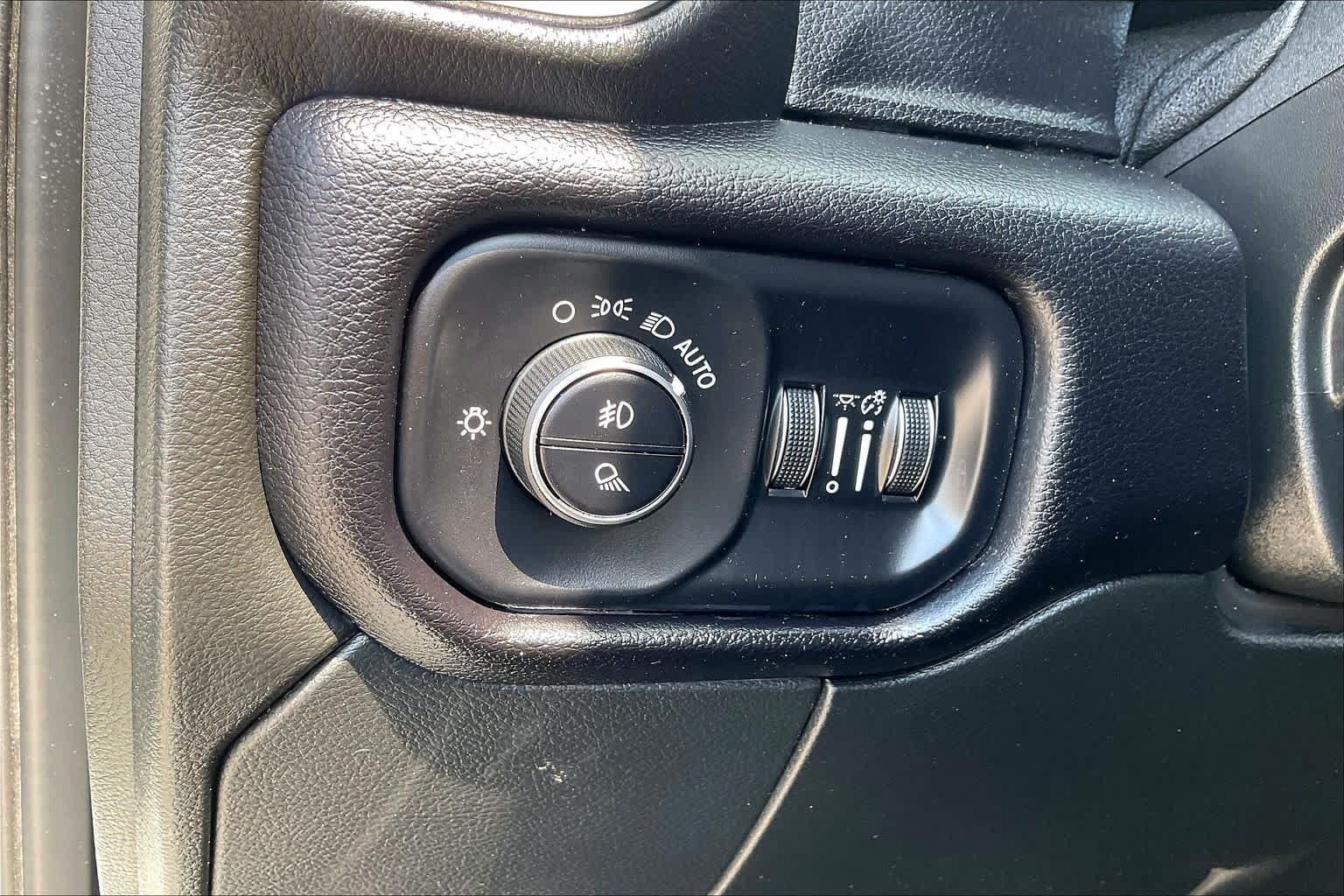 Used 2024 RAM 2500 Laramie w/ Safety Group AWD/4WD image 14