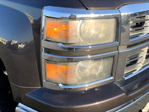 Used 2015 Chevrolet Silverado 1500 LTZ Z71 w/ LTZ Plus Package AWD/4WD image 26