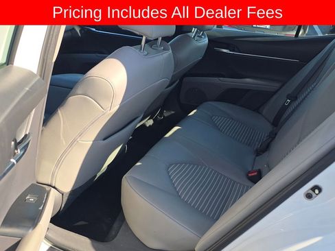 Used 2020 Toyota Camry SE FWD image 11
