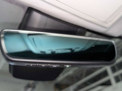 Used 2021 Toyota Highlander XLE AWD/4WD image 35