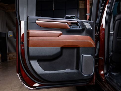 Used 2024 GMC Sierra 3500 Denali Ultimate image 38