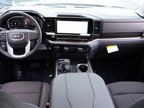New 2026 GMC Sierra 1500 Elevation image 13
