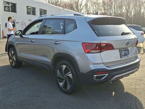 Certified 2023 Volkswagen Taos SE image 7