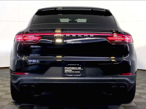 Certified 2022 Porsche Cayenne Platinum Edition image 6