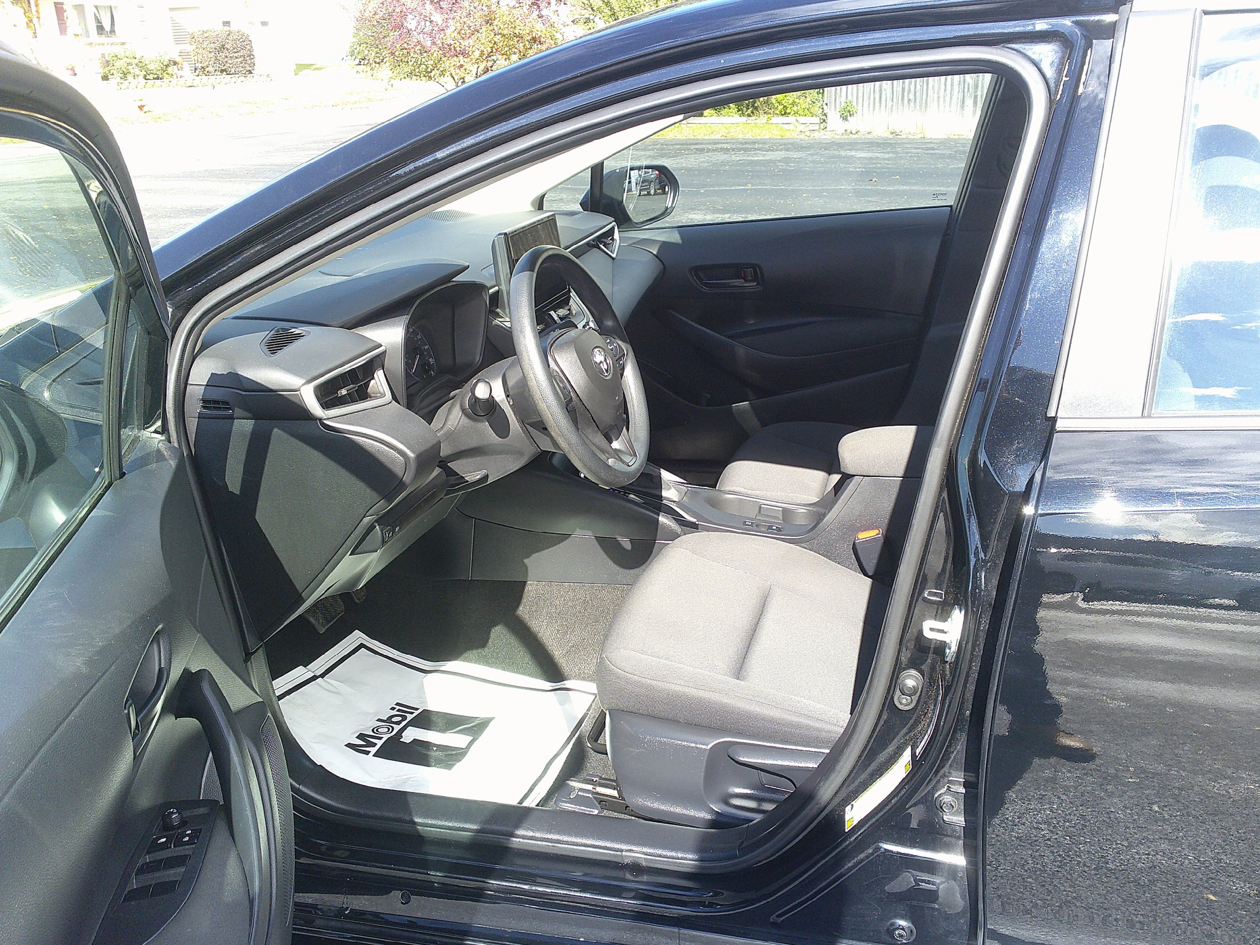 Used 2024 Toyota Corolla LE FWD image 15