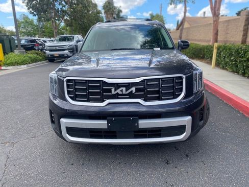 Used 2025 Kia Telluride S image 3