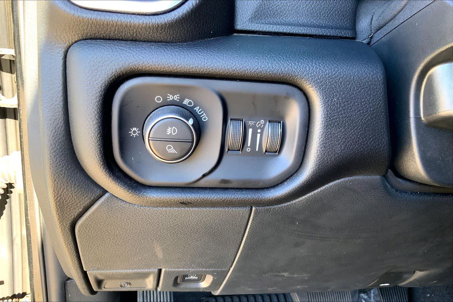 Used 2024 RAM 2500 Laramie w/ Night Edition AWD/4WD image 32