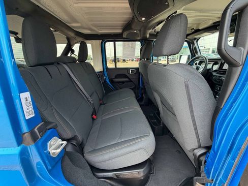 Used 2024 Jeep Wrangler Unlimited Sahara AWD/4WD image 24