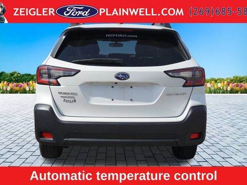 Used 2023 Subaru Outback Premium AWD/4WD image 4