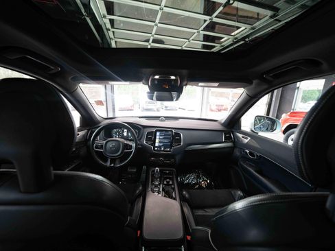 Used 2018 Volvo XC90 T8 R-Design w/ Convenience Package AWD/4WD image 19