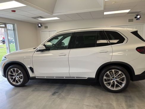 Used 2025 BMW X5 xDrive50e image 10