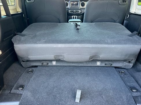 Used 2020 Jeep Wrangler Sport AWD/4WD image 12