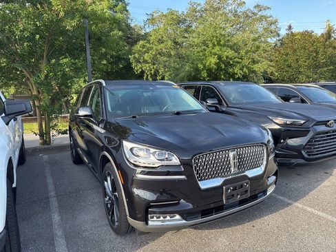 Used 2020 Lincoln Aviator Reserve w/ Equipment Group 202A AWD/4WD image 3