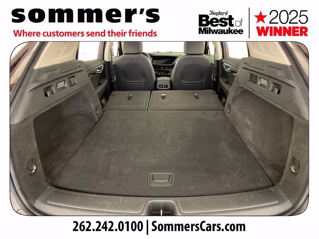 Used 2022 Buick Envision Avenir w/ Technology Package II AWD/4WD image 29