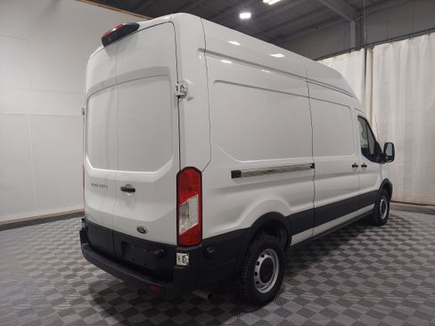 Used 2024 Ford Transit 250 148 High Roof RWD image 3