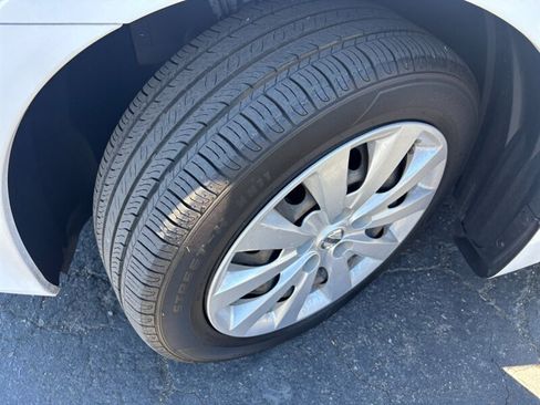 Used 2019 Nissan Sentra S FWD image 18