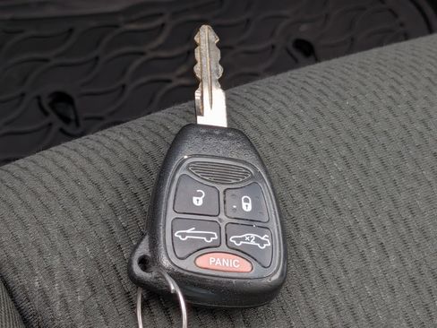 Used 2012 Chrysler 200 Touring FWD image 29