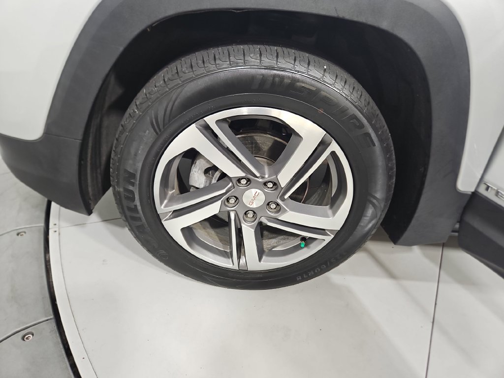 Used 2020 GMC Terrain SLT AWD/4WD image 26