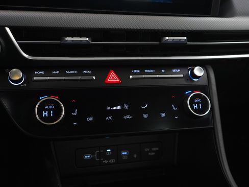 Certified 2024 Hyundai Sonata SEL w/ Convenience Package FWD image 21