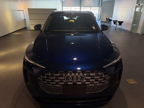 Used 2025 Audi Q5 Premium w/ Convenience Package image 31