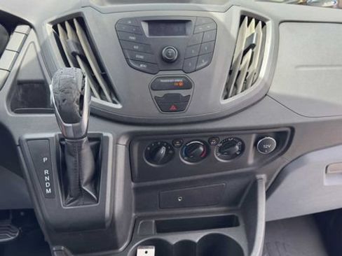 Used 2018 Ford Transit 250 148 Medium Roof RWD image 17