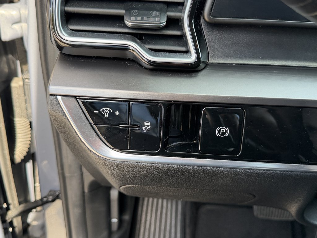 Certified 2023 Kia Sportage EX FWD image 25
