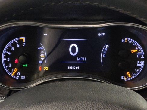 Used 2018 Jeep Grand Cherokee Laredo image 23