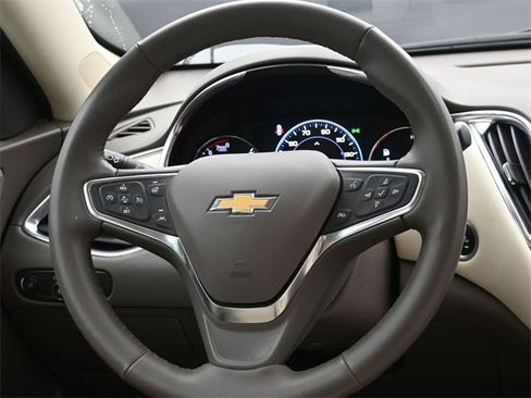 Used 2024 Chevrolet Malibu LT image 14