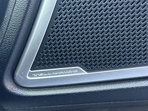 Used 2024 Kia Telluride EX image 46