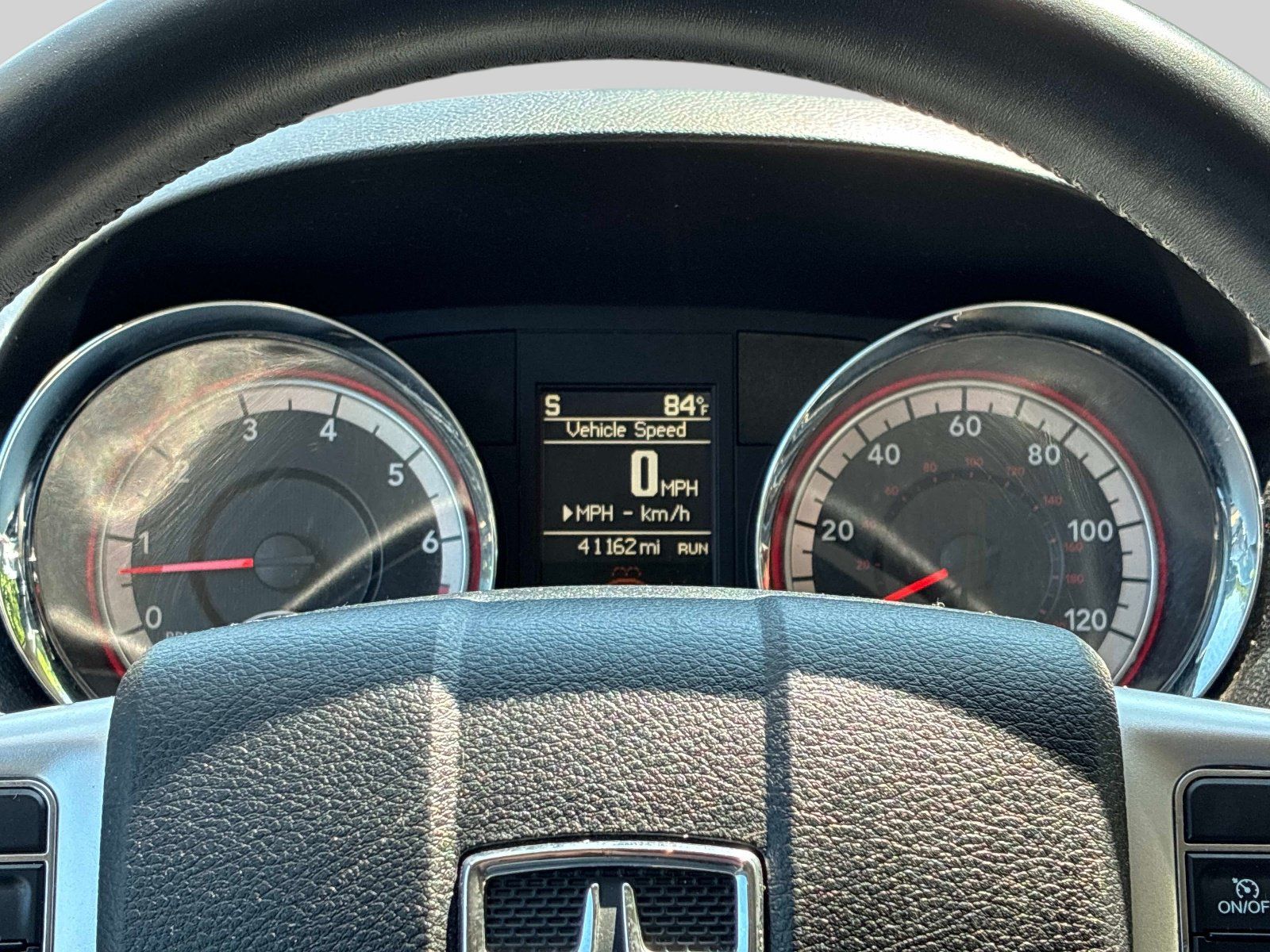 Used 2016 Dodge Grand Caravan SXT w/ Rear Park Assist Package FWD image 28