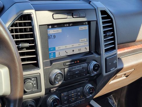 Used 2017 Ford F150 King Ranch w/ Equipment Group 601A Luxury AWD/4WD image 17