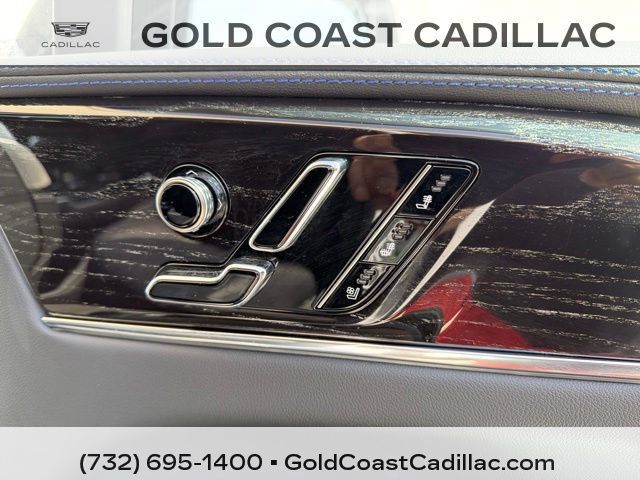 Used 2026 Cadillac Escalade IQL Sport 1 w/ LPO, ONYX Package AWD/4WD image 10