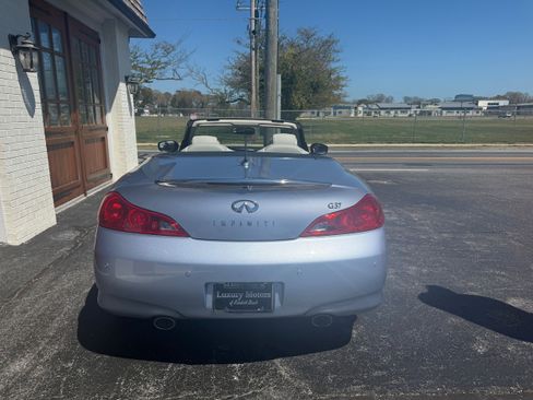 Used 2010 INFINITI G37 Convertible w/ Premium Pkg RWD image 9